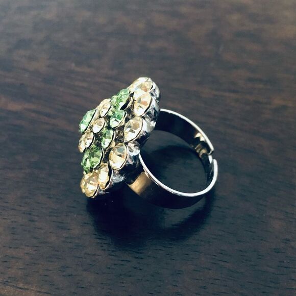 Peridot Rhinestone Crystal Bling Statement Costume Ring - Picture 3 of 4